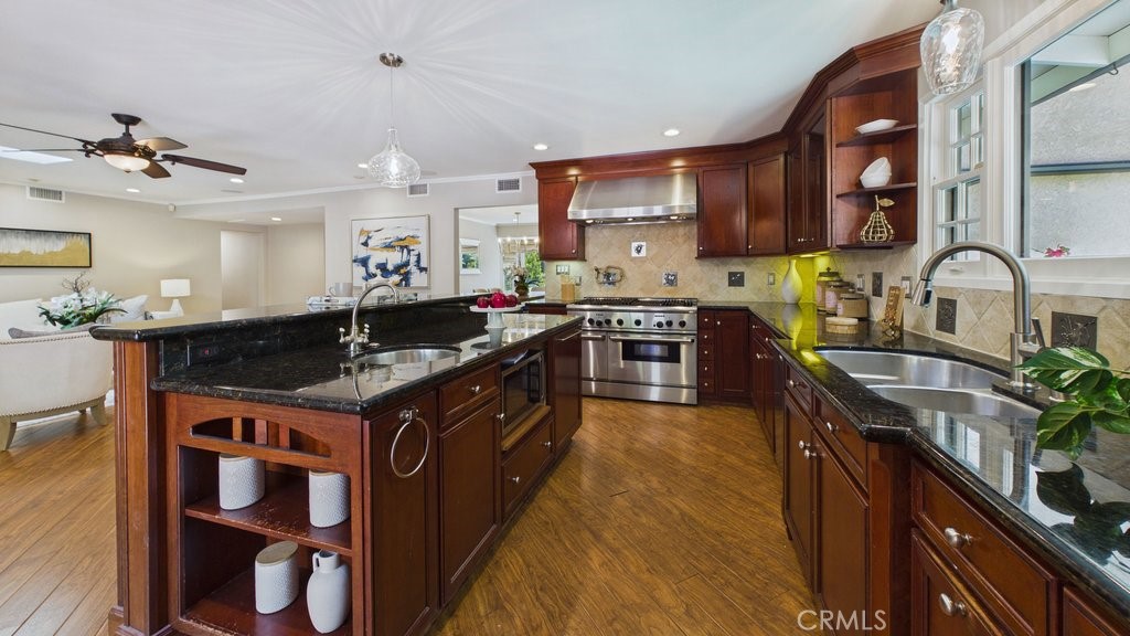 340 Toyon