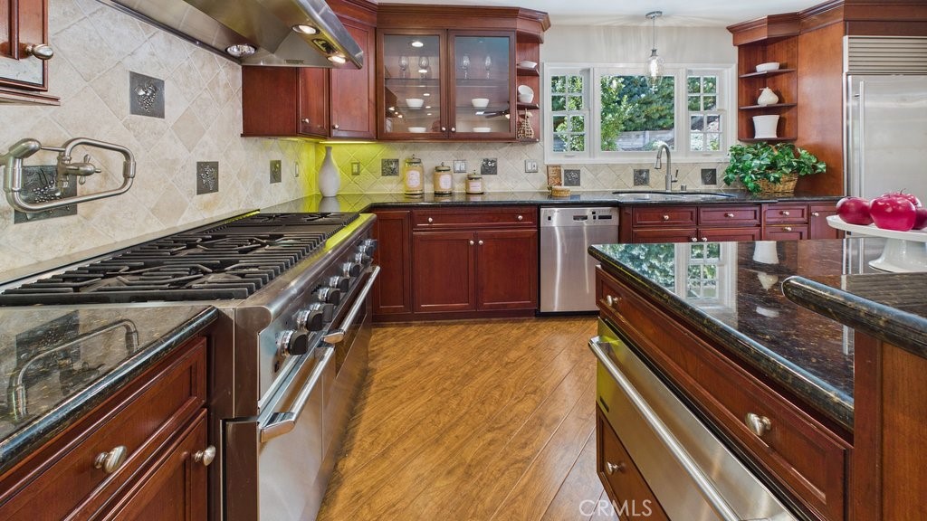 340 Toyon
