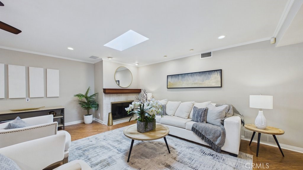 340 Toyon