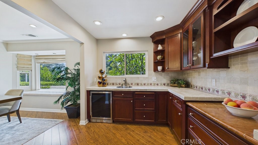 340 Toyon