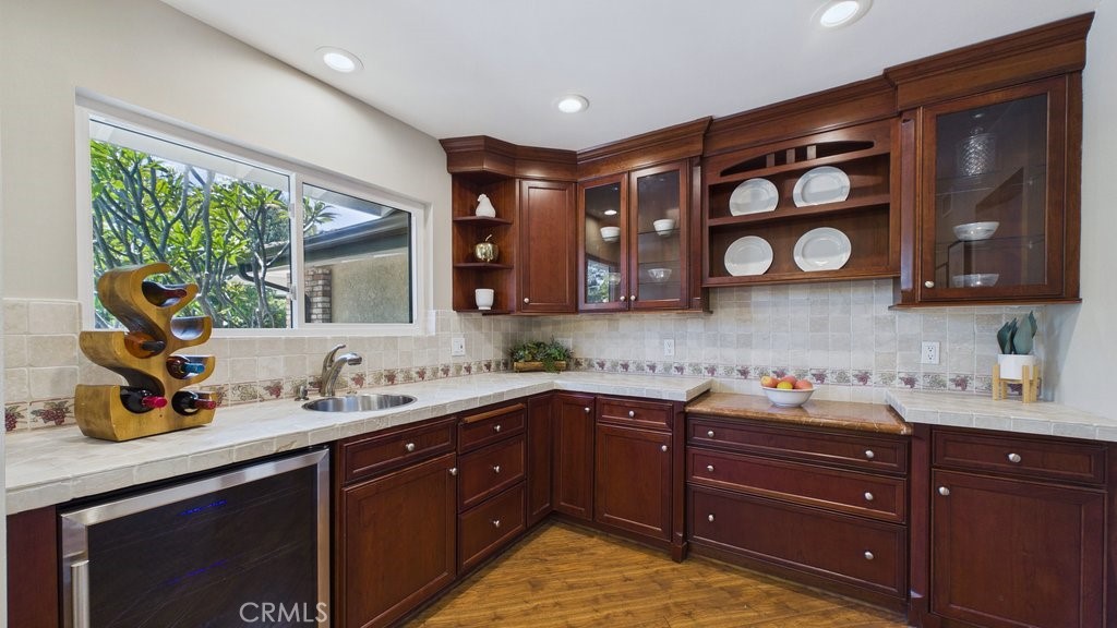 340 Toyon