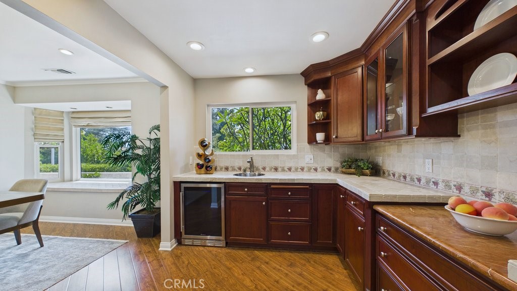 340 Toyon