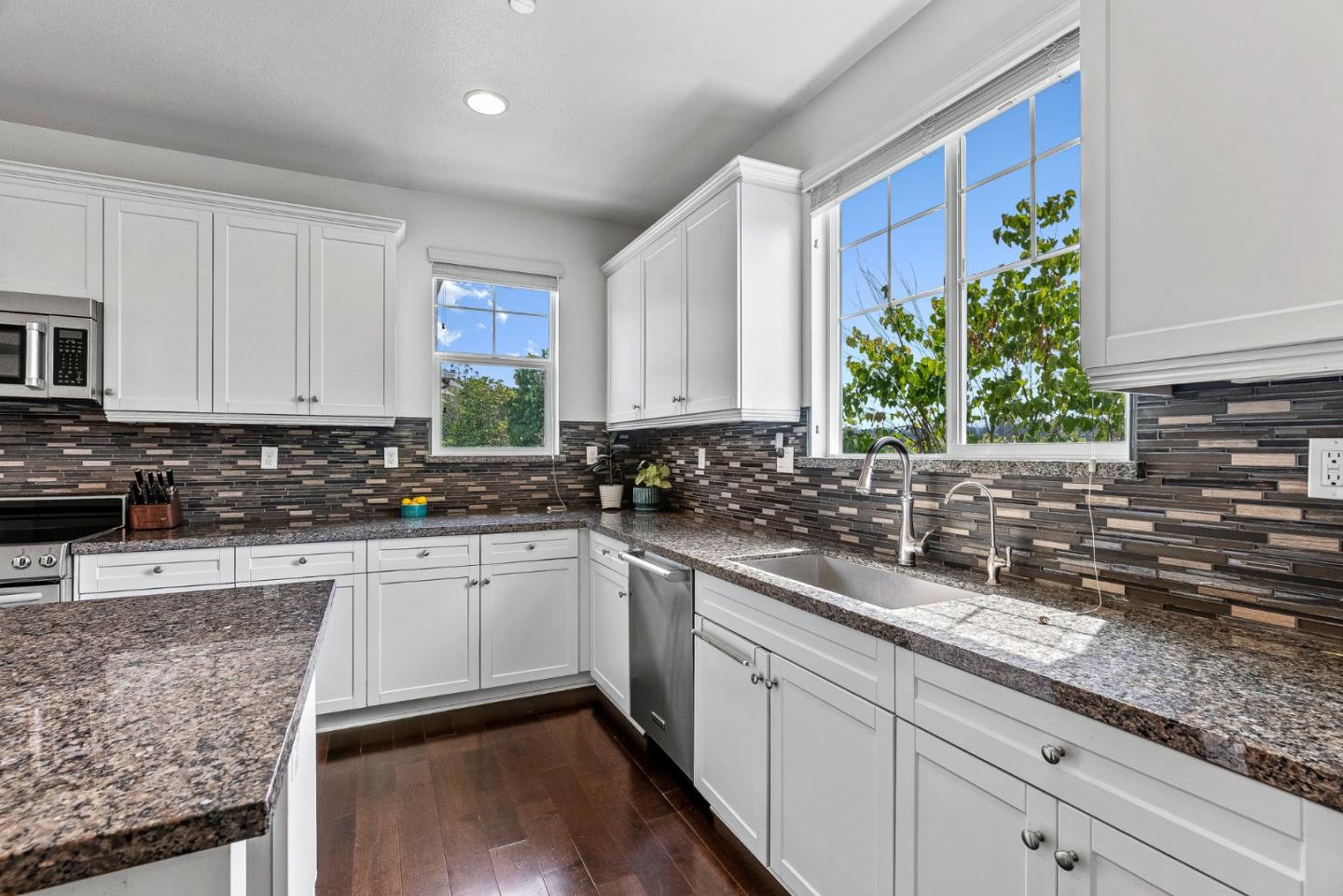 237 Bluebonnet LN 206