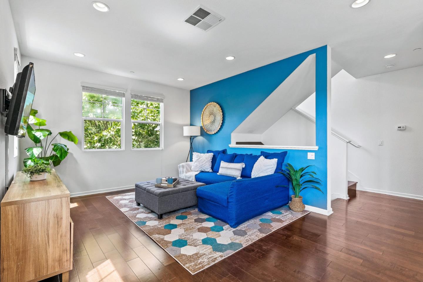 237 Bluebonnet LN 206
