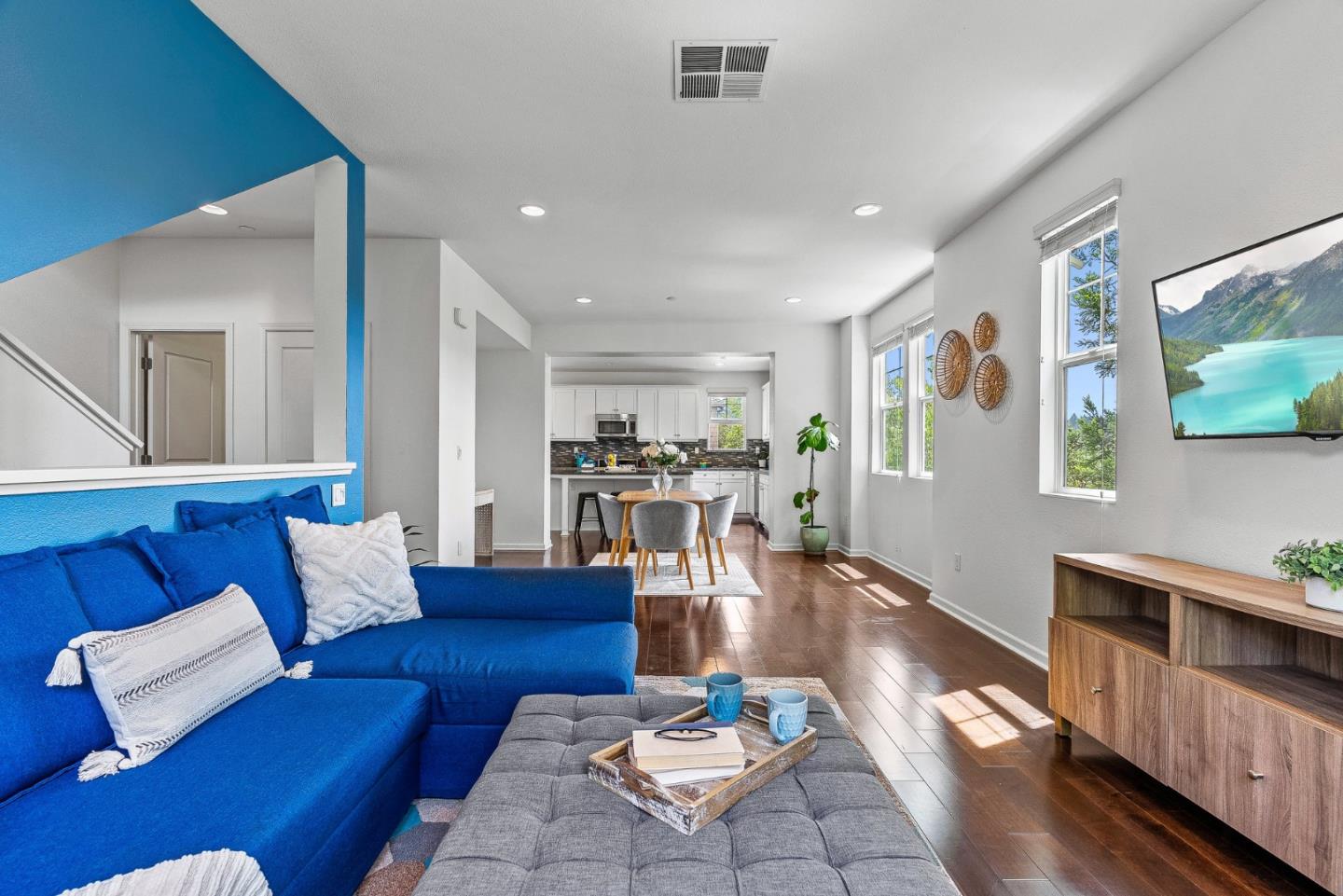 237 Bluebonnet LN 206