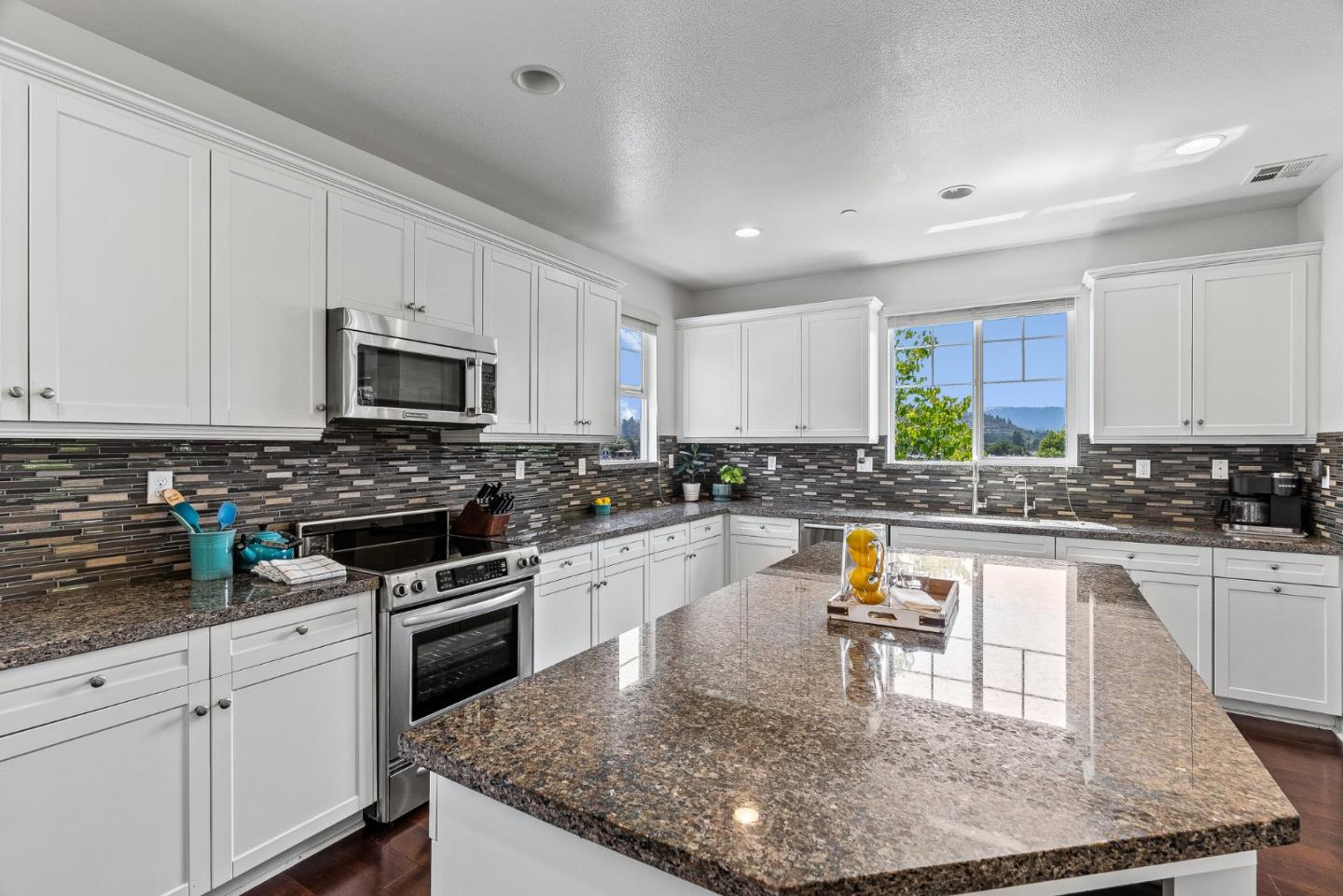 237 Bluebonnet LN 206
