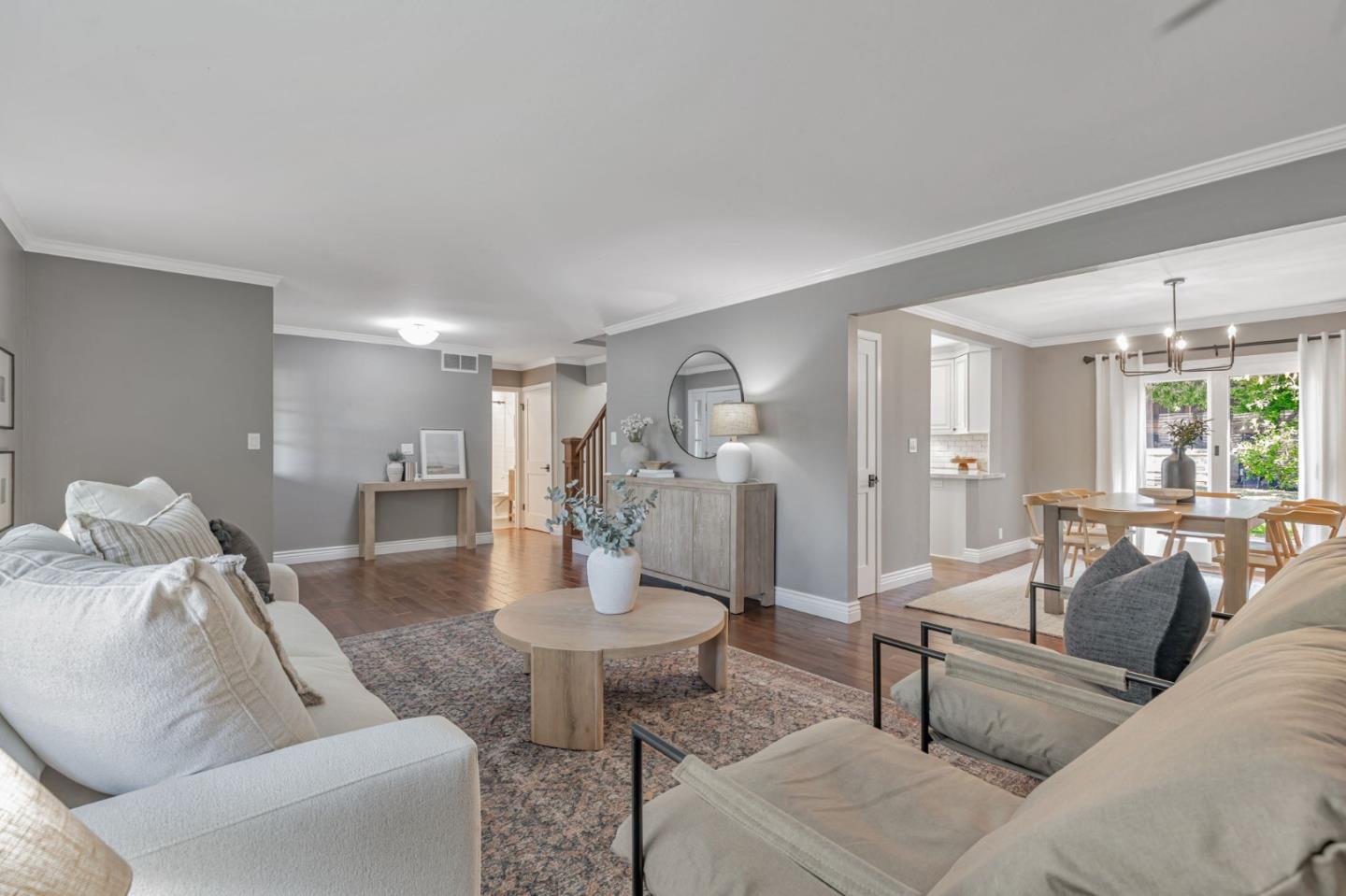 598 Bridgewater CIR