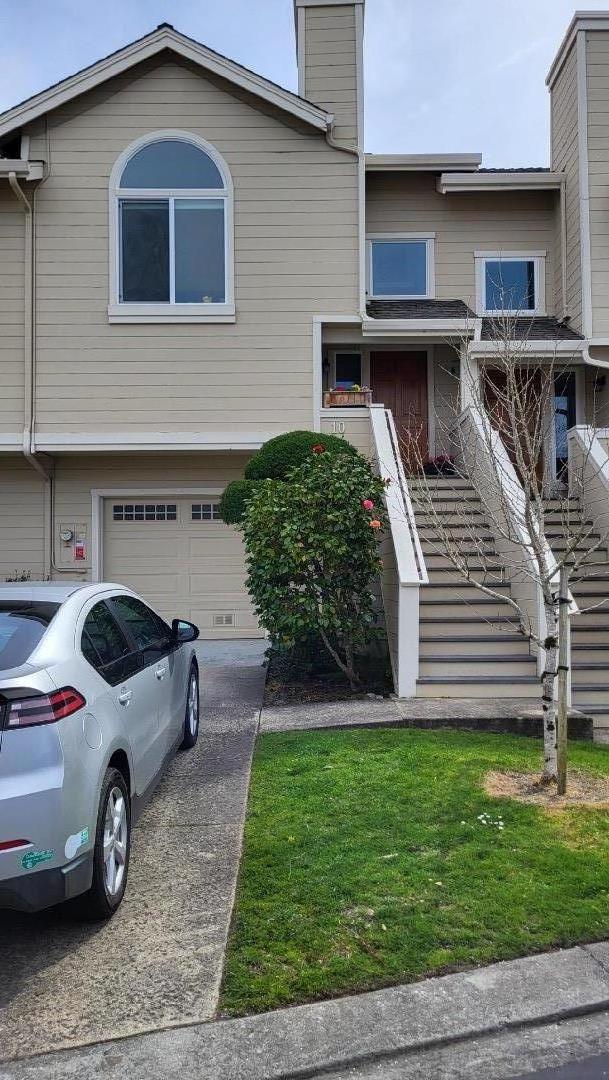 10 Carriage LN
