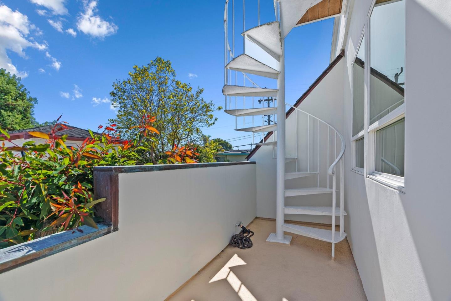 149 Coates DR