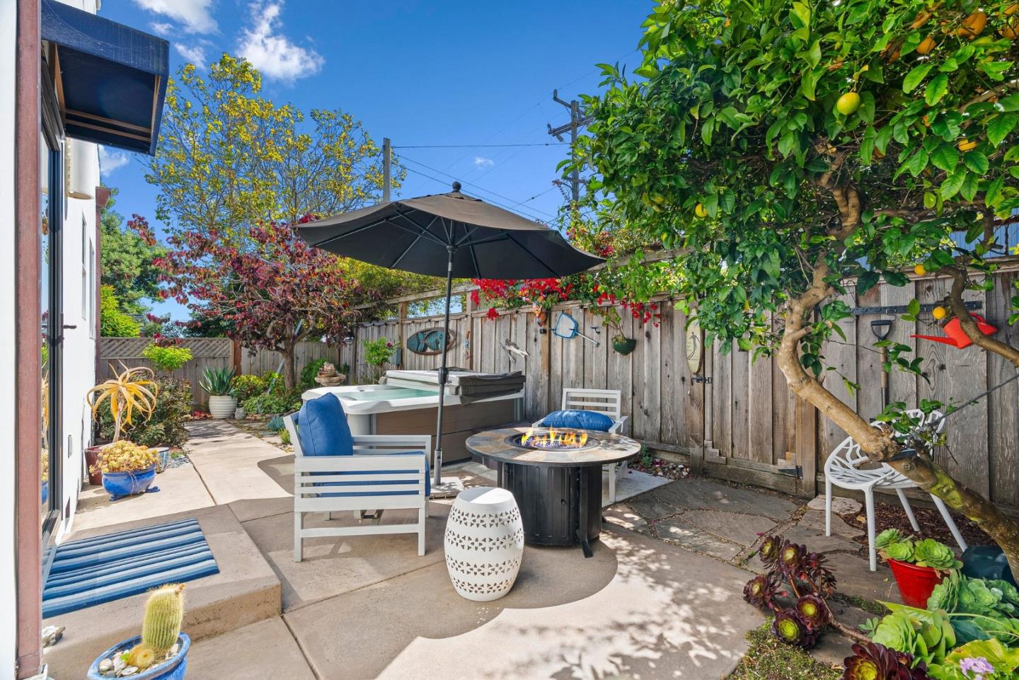 149 Coates DR