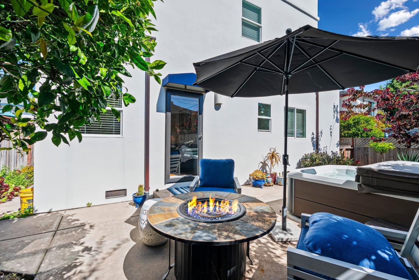 149 Coates DR