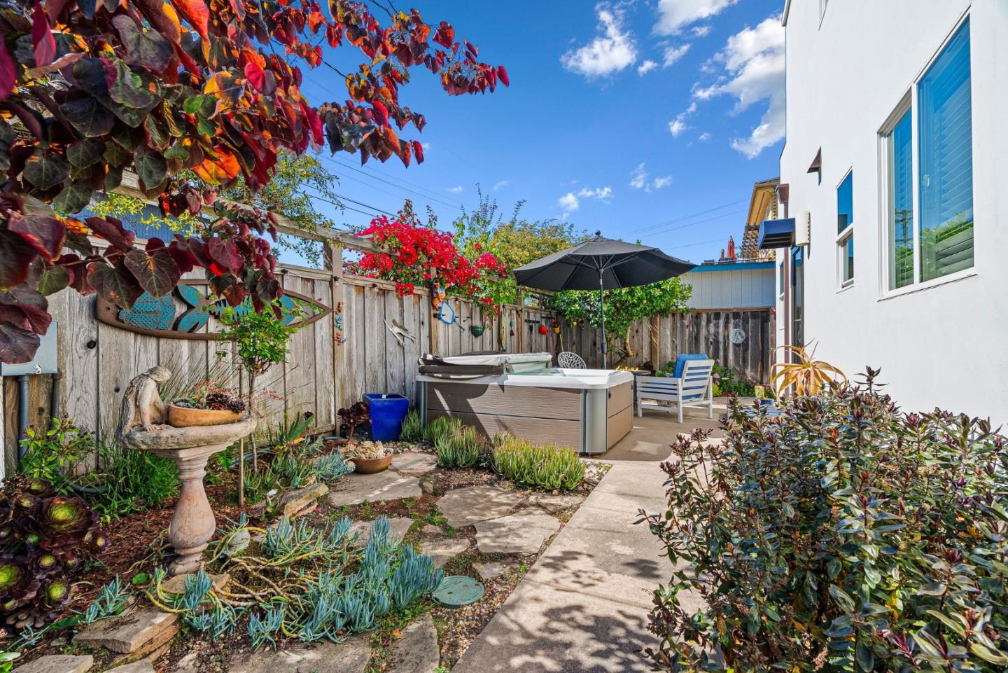 149 Coates DR