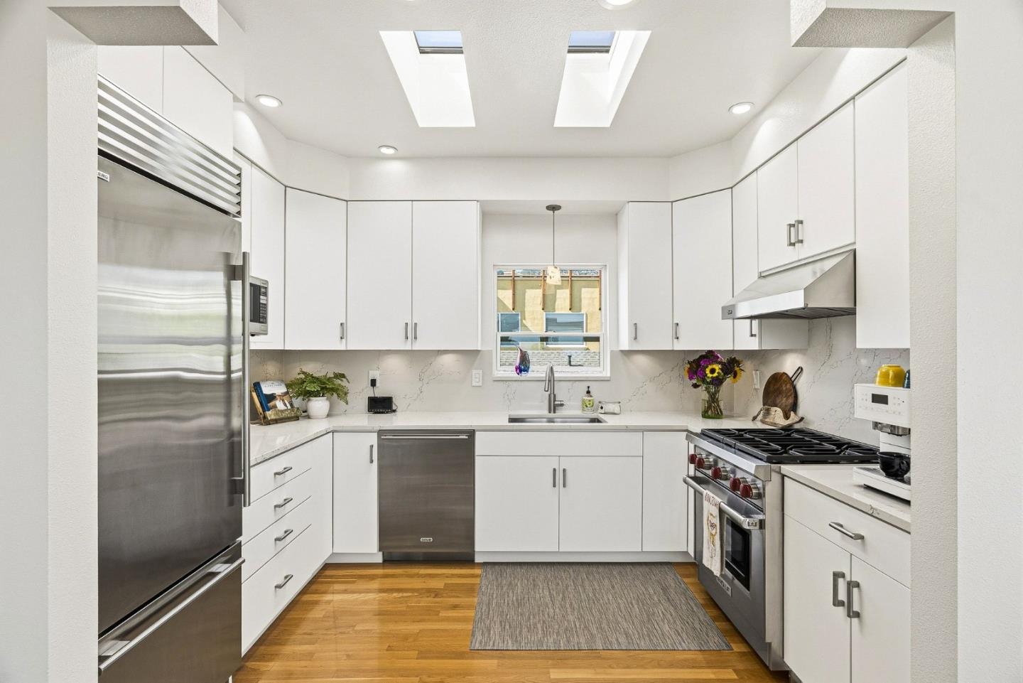 149 Coates DR