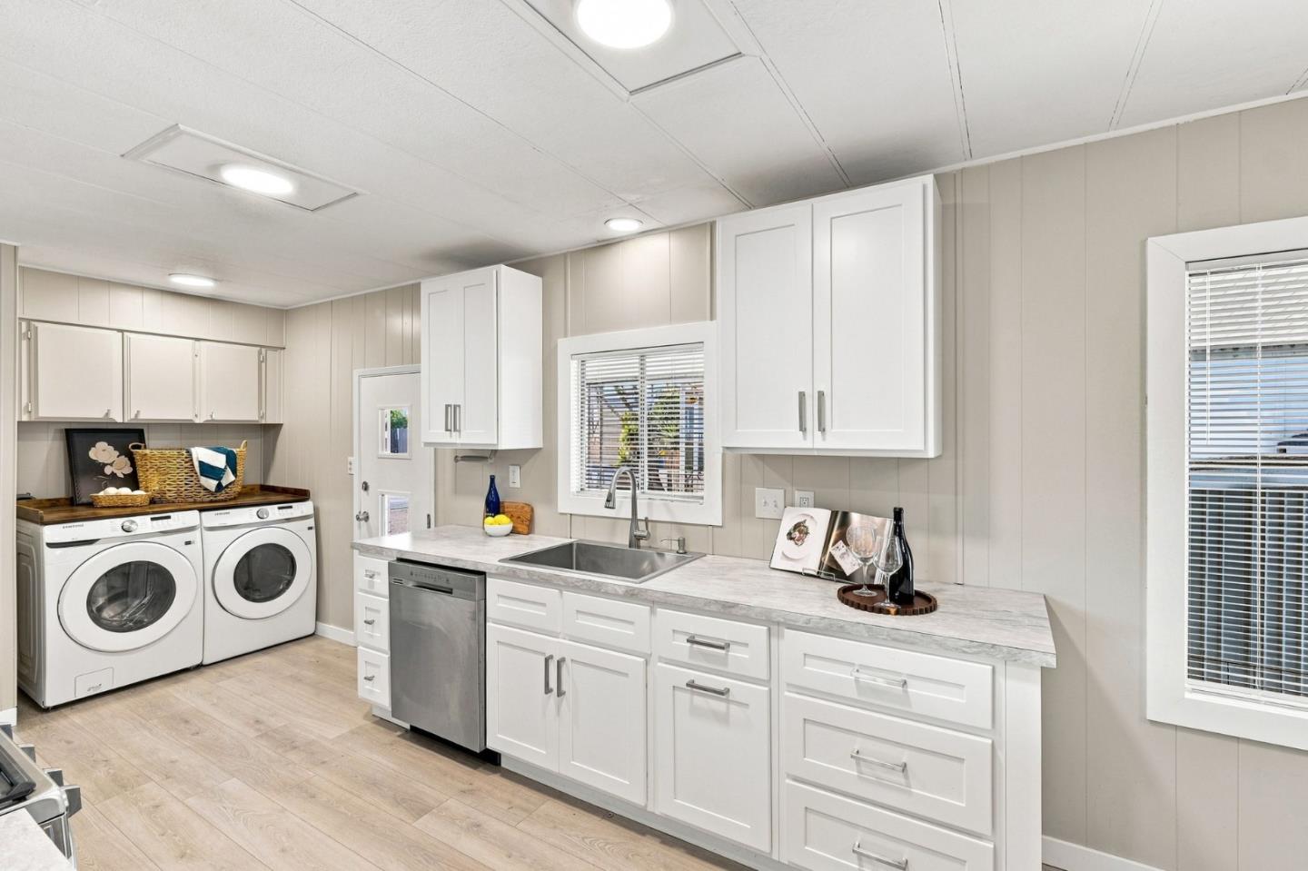2395 Delaware AVE 85
