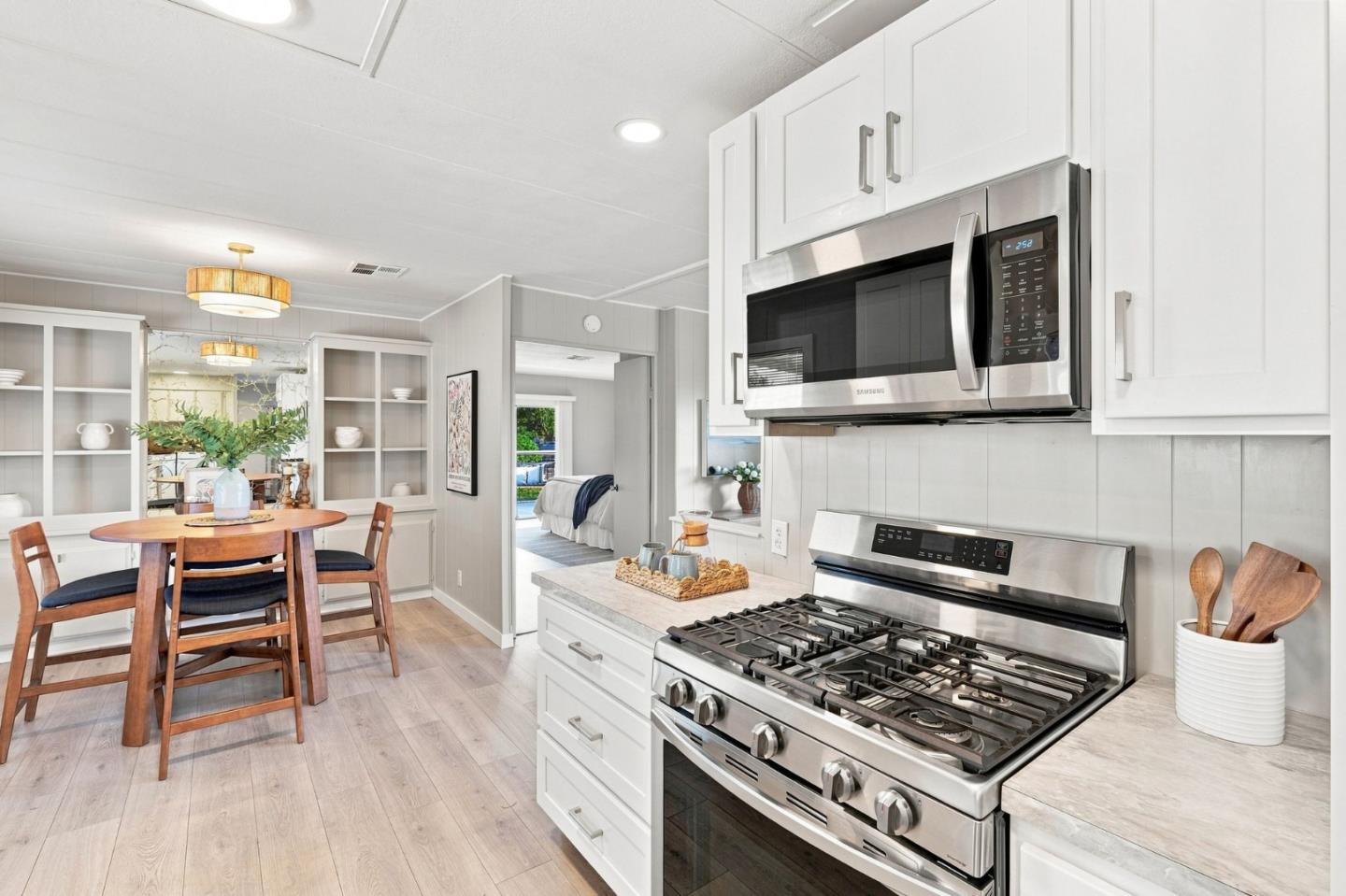 2395 Delaware AVE 85