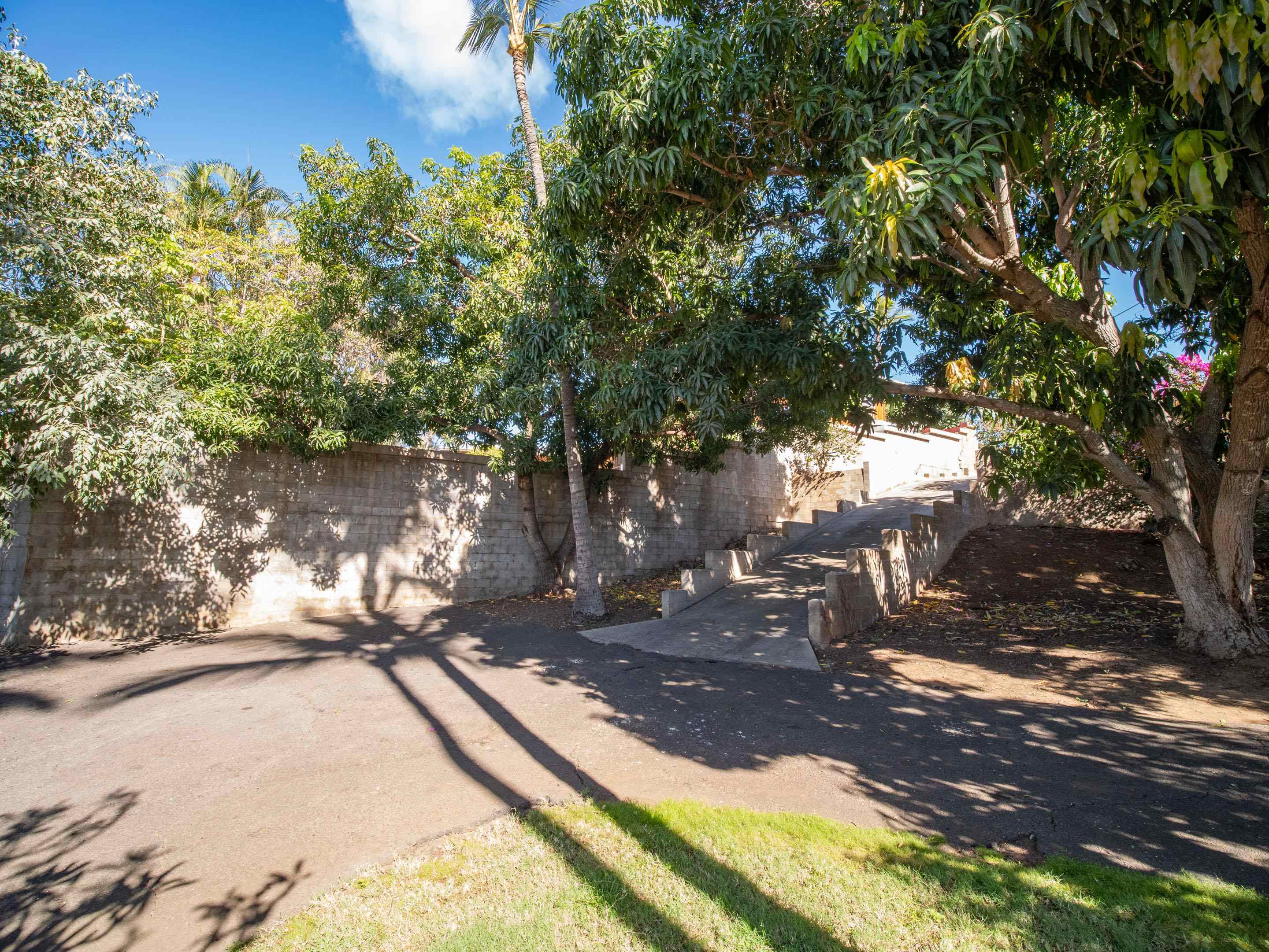 2208 Haukai Pl