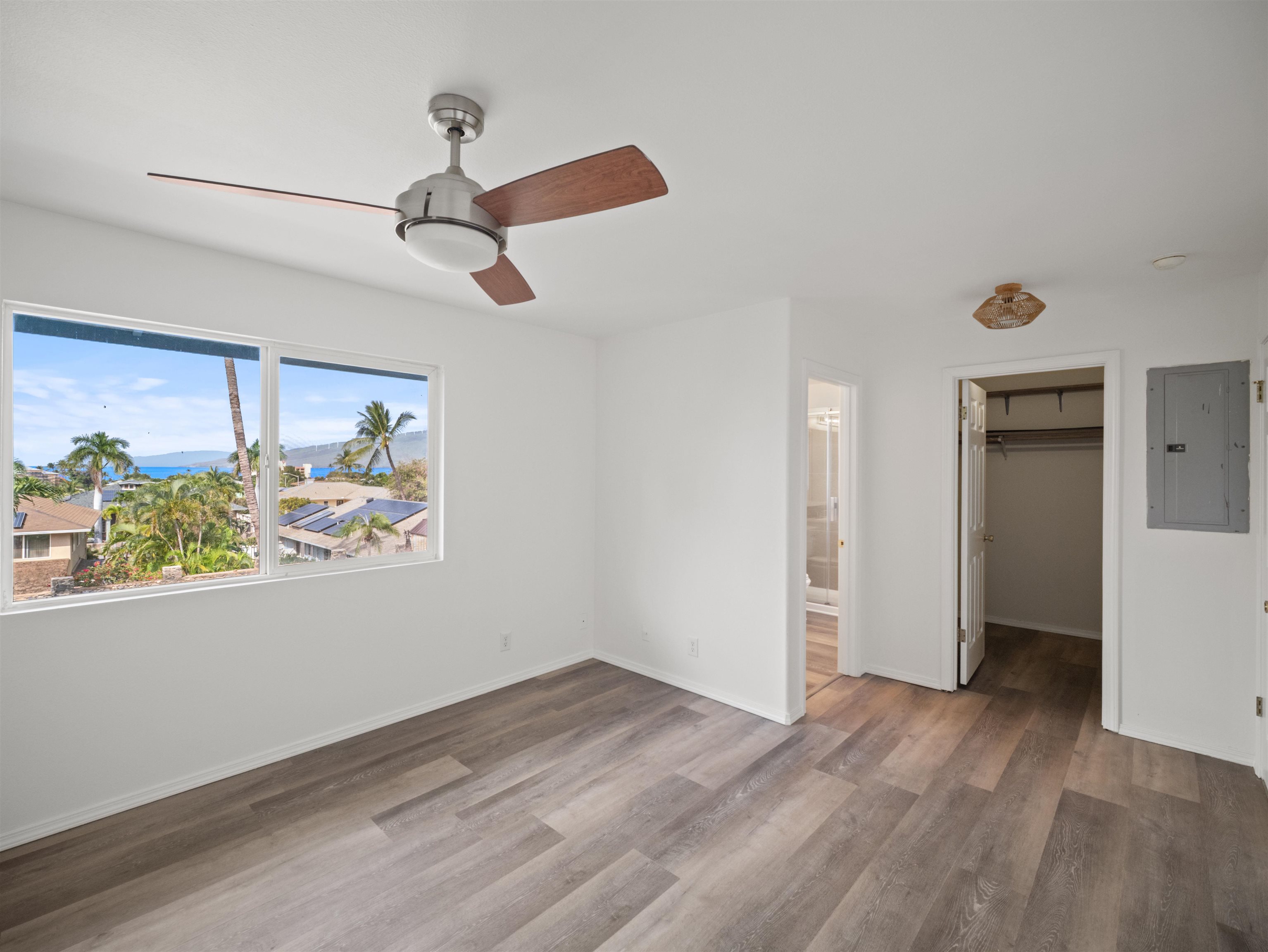 568 Kaiola St