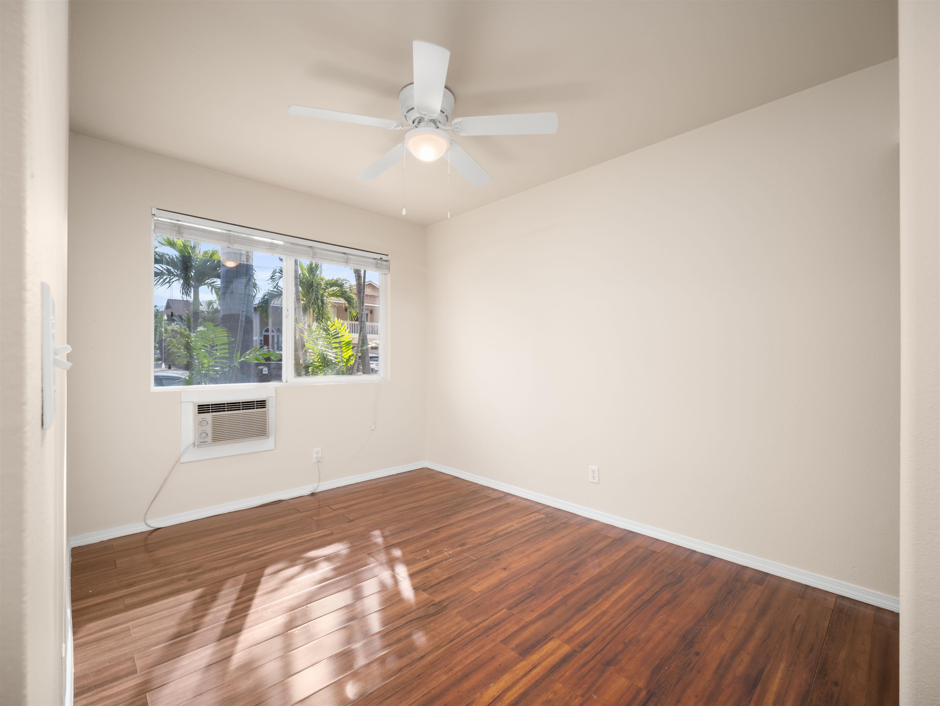 568 Kaiola St