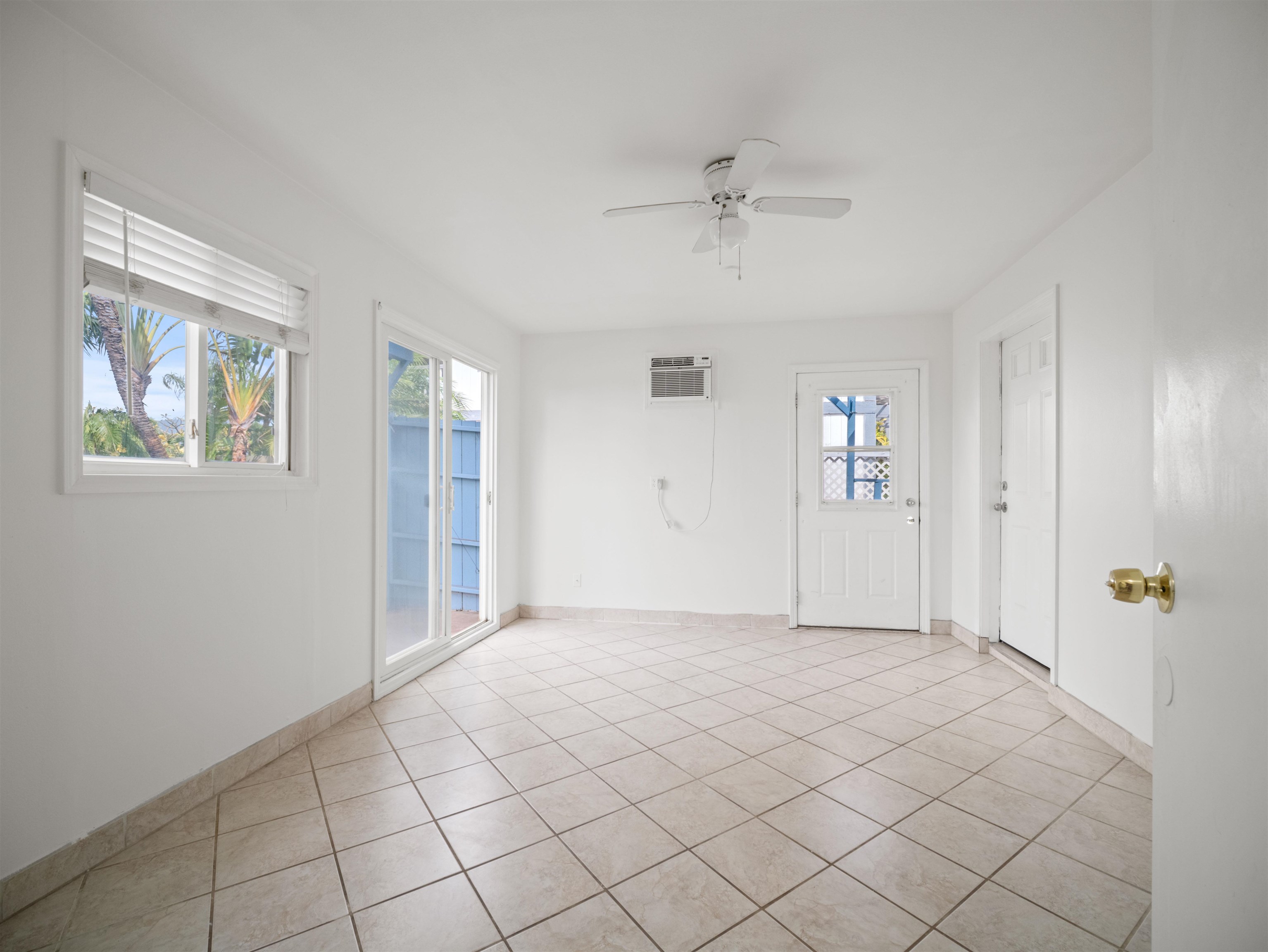 568 Kaiola St