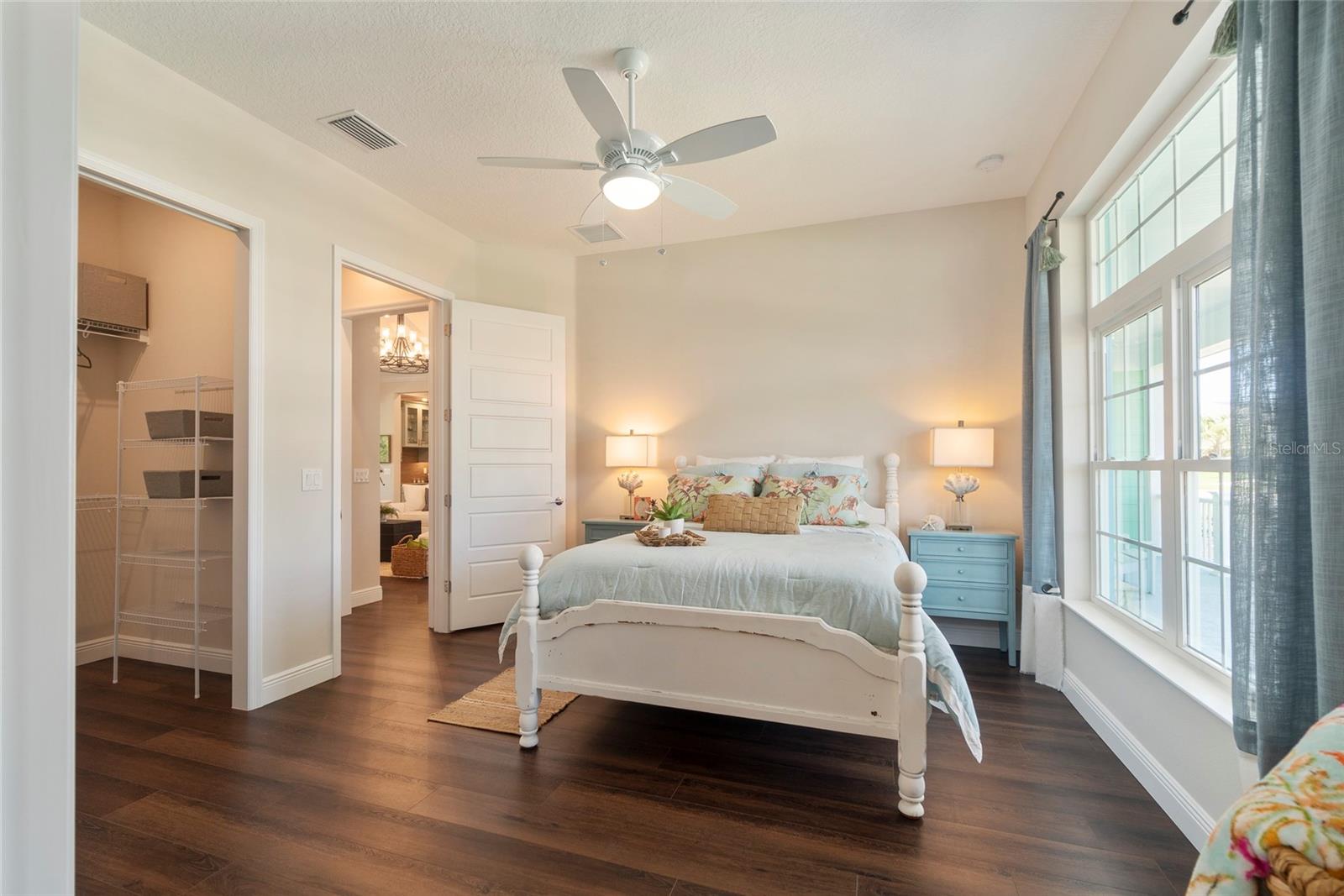 1202 FIESTA KEY CIR