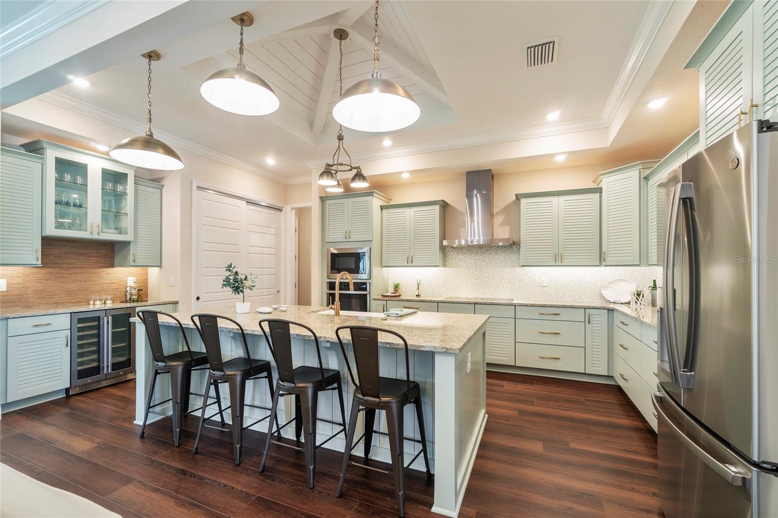 1202 FIESTA KEY CIR