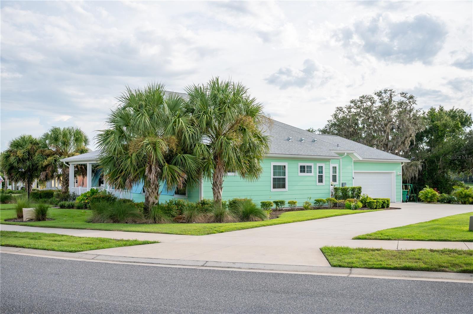 1202 FIESTA KEY CIR