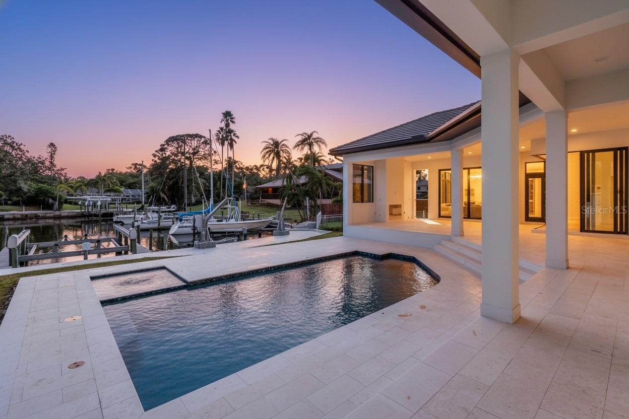 7125 WESTMORELAND DR