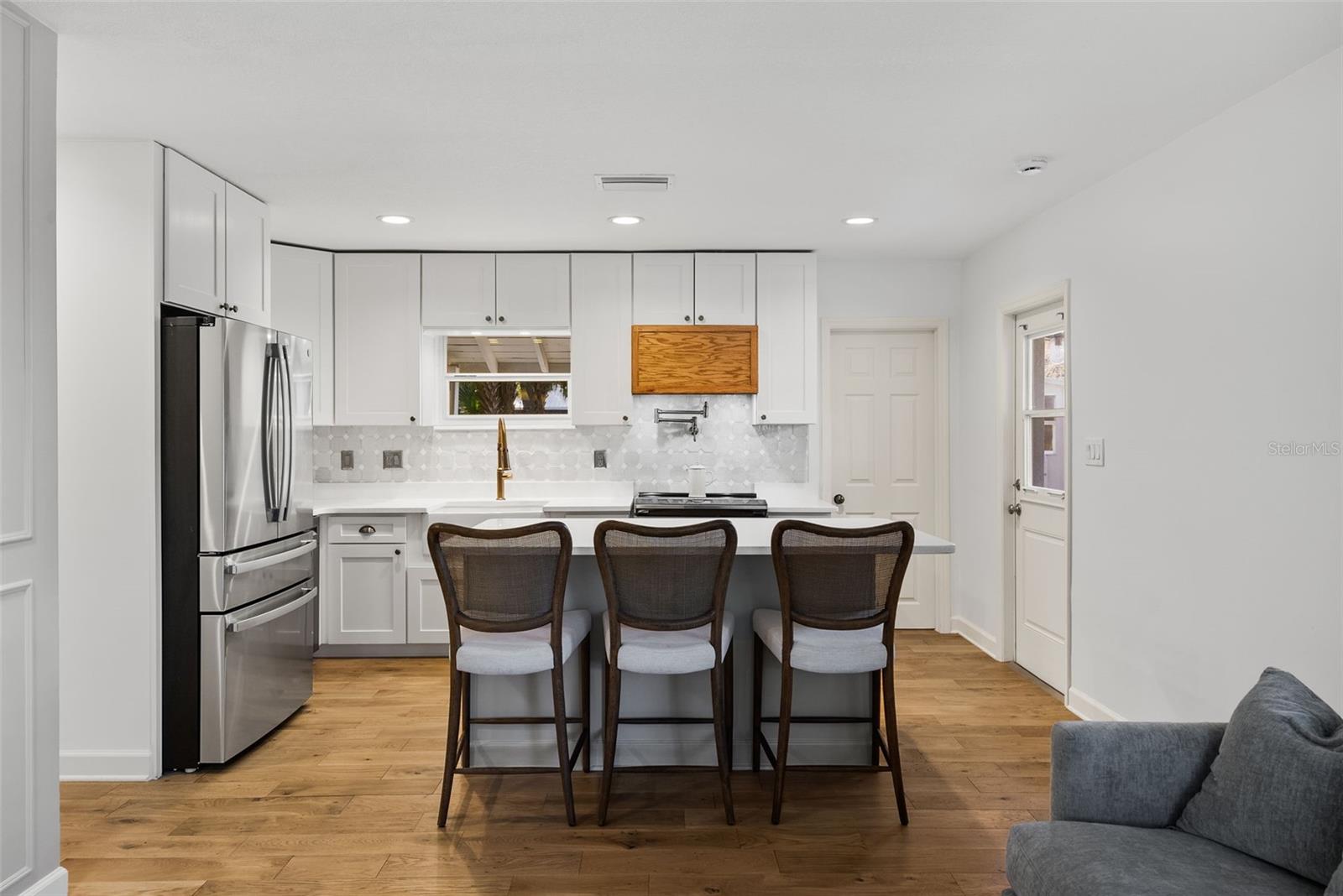 4722 W WALLCRAFT AVE