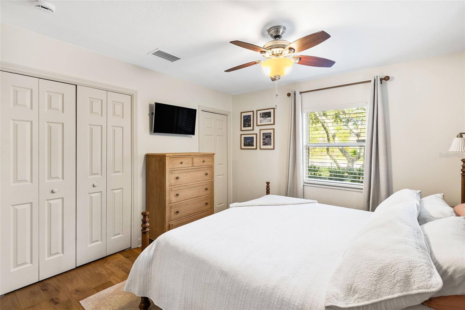 4722 W WALLCRAFT AVE