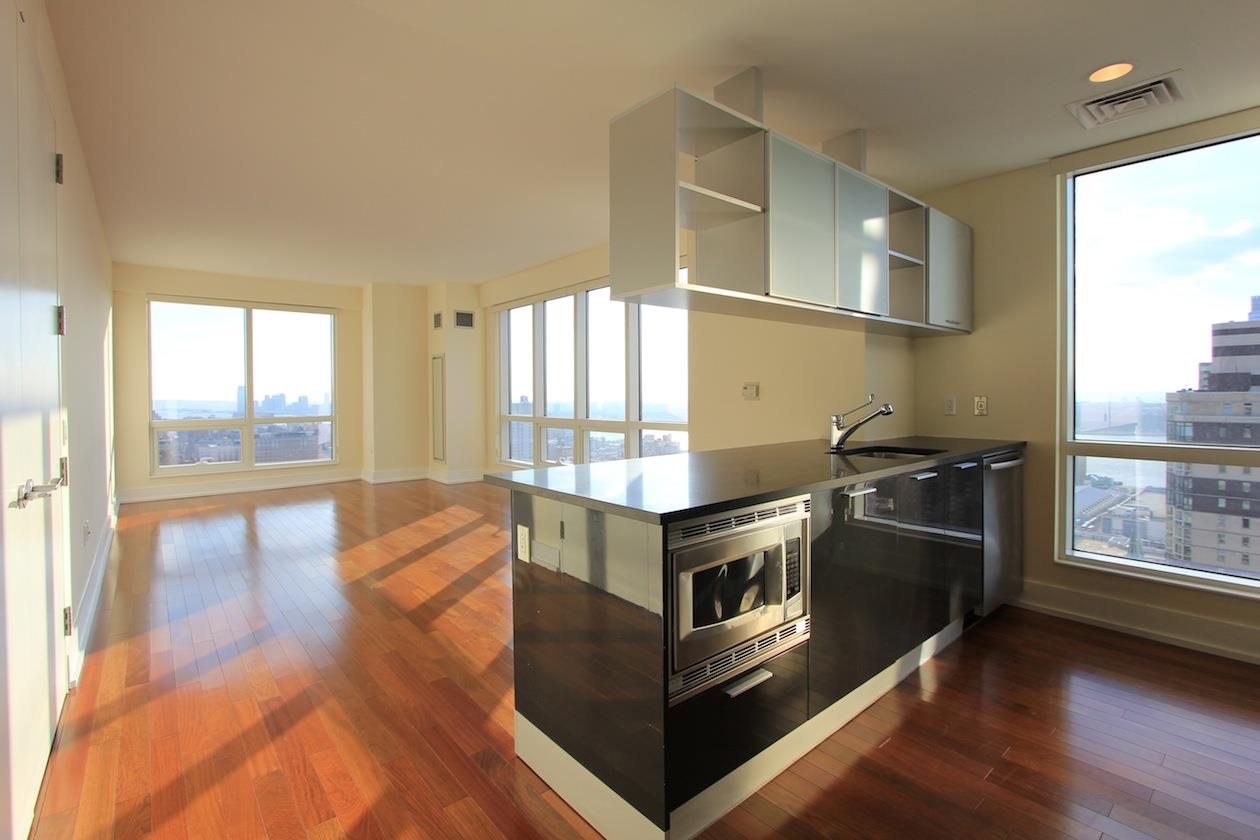 350 W 42nd Street 38H