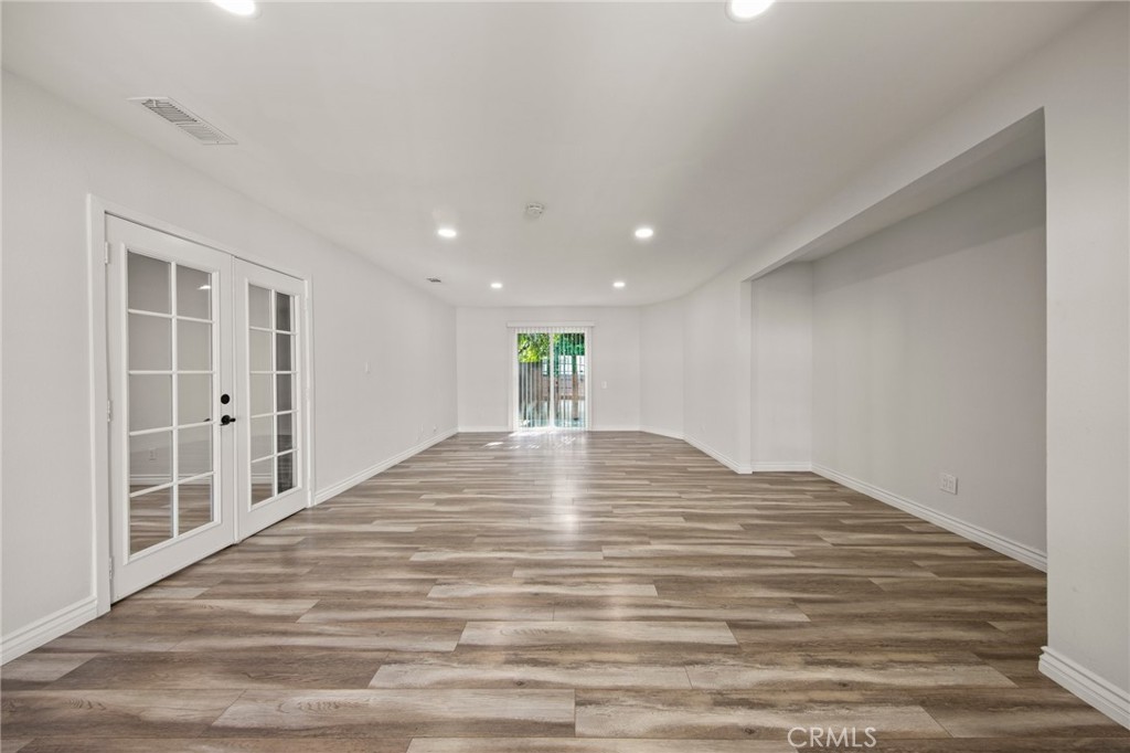 13201 De Foe Avenue