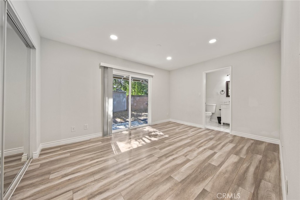 13201 De Foe Avenue