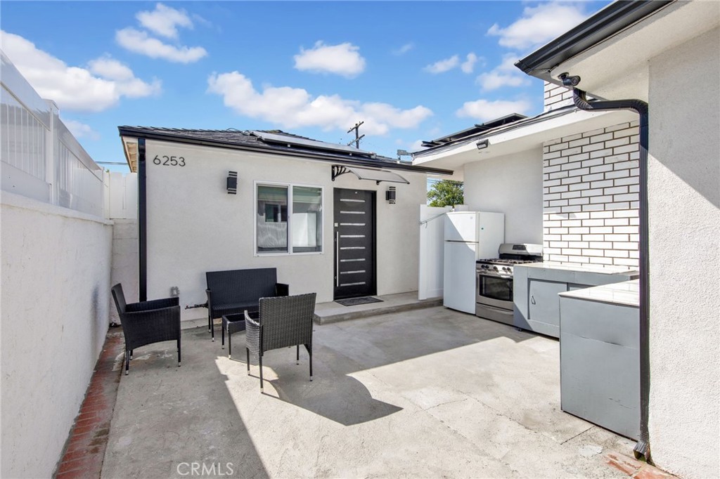 6251 Willowcrest Avenue