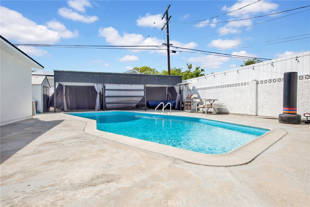 6251 Willowcrest Avenue