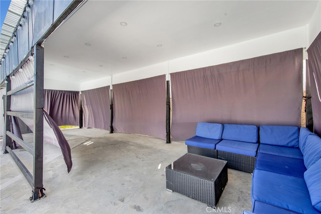 6251 Willowcrest Avenue