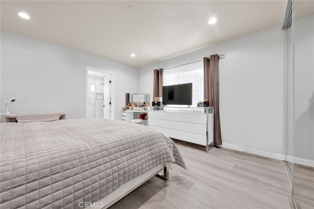 6251 Willowcrest Avenue