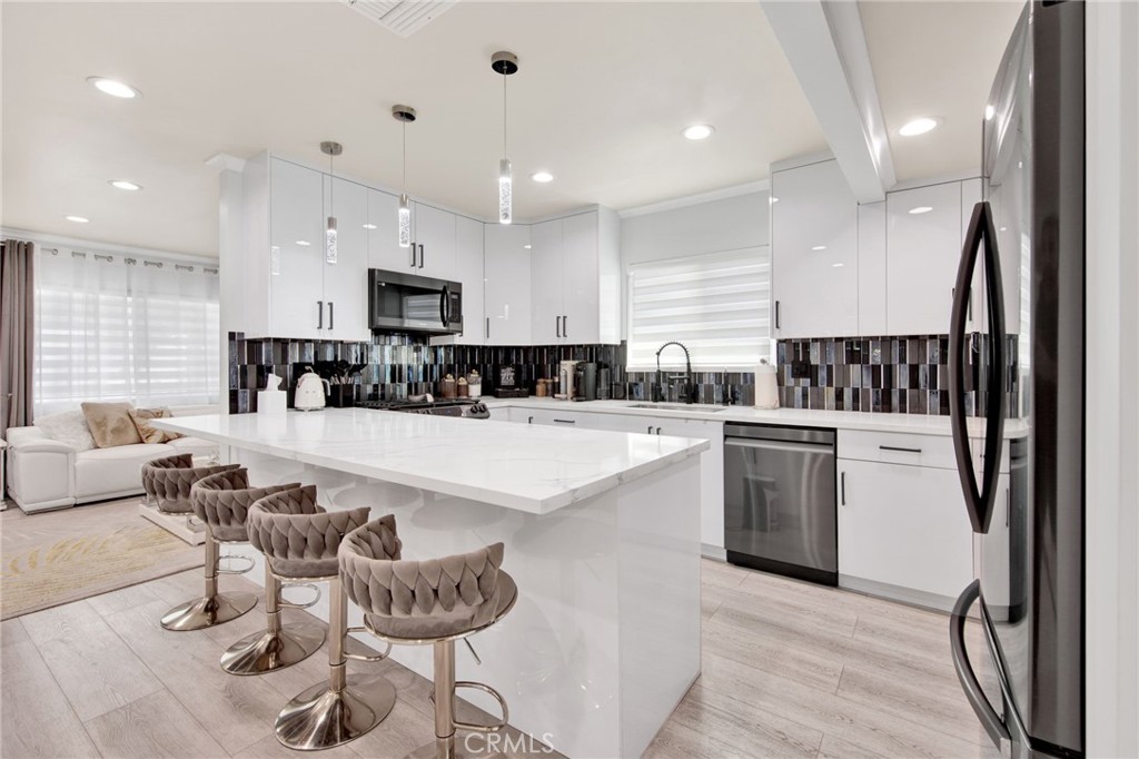 6251 Willowcrest Avenue