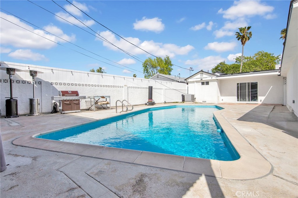 6251 Willowcrest Avenue