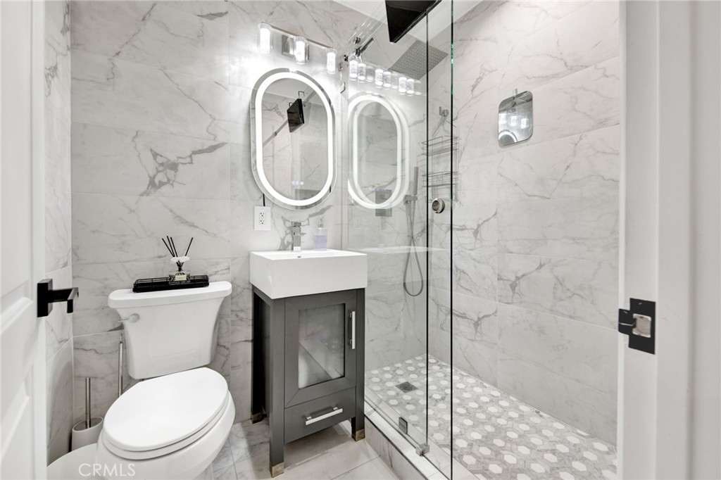 6251 Willowcrest Avenue