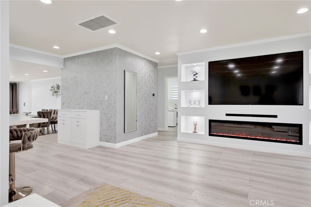 6251 Willowcrest Avenue