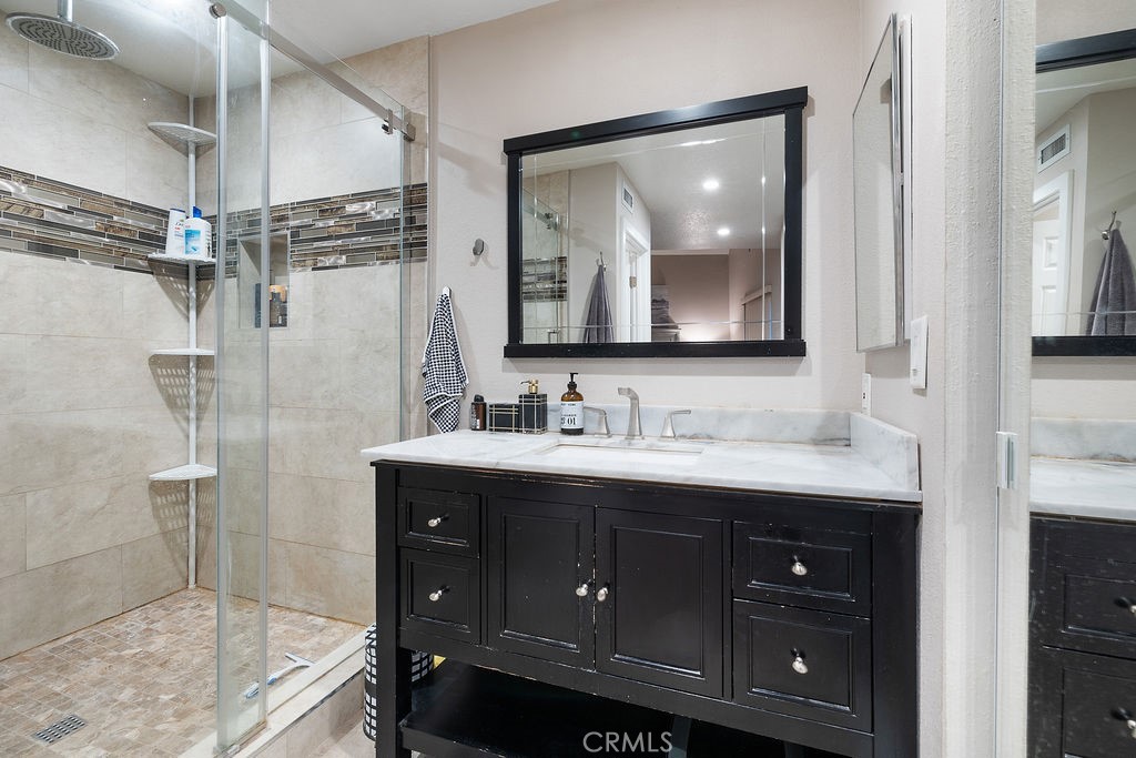 1340 Glenwood Road 8