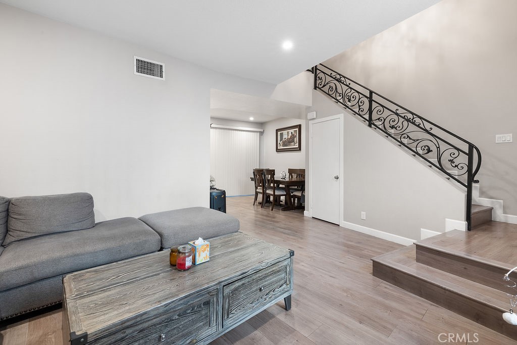 1340 Glenwood Road 8