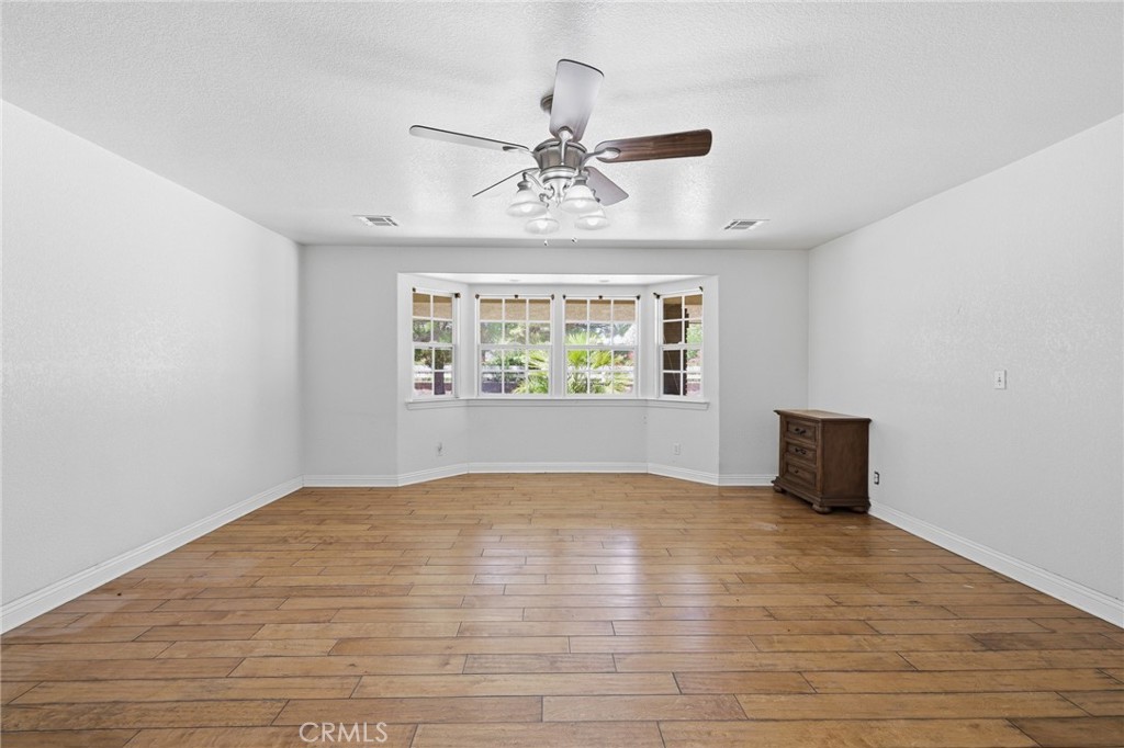 41050 13th Street W