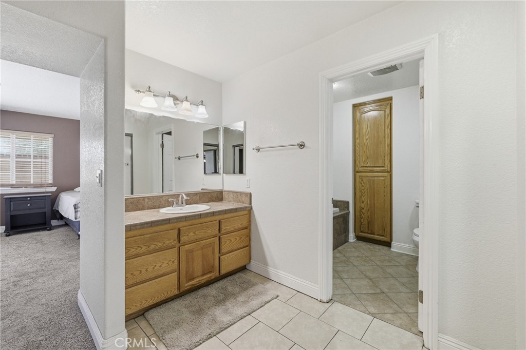 41050 13th Street W