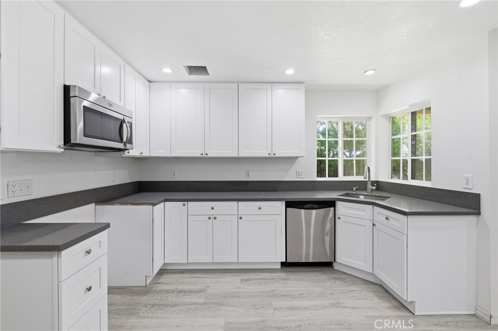41050 13th Street W