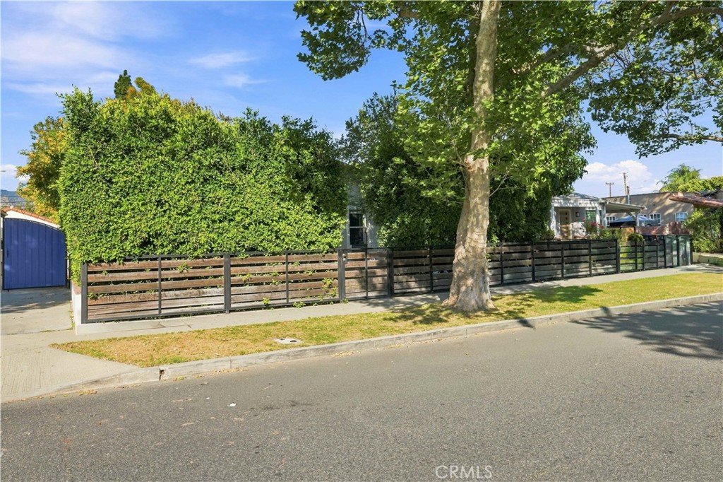 430 N Parish Place
