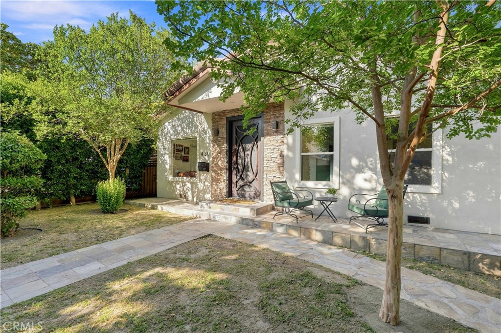 430 N Parish Place