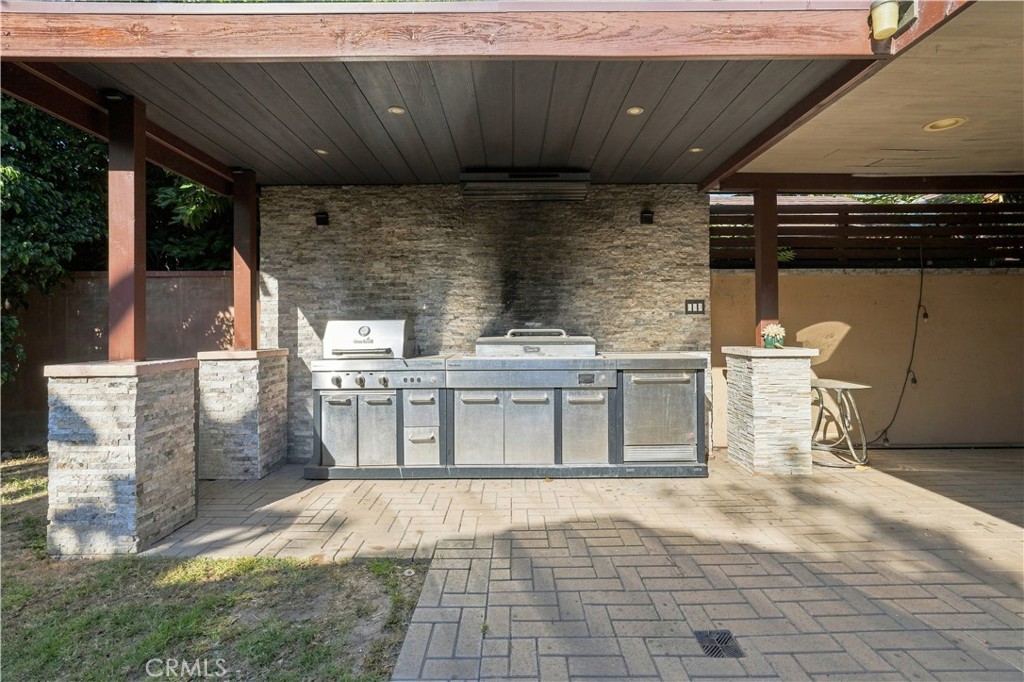430 N Parish Place