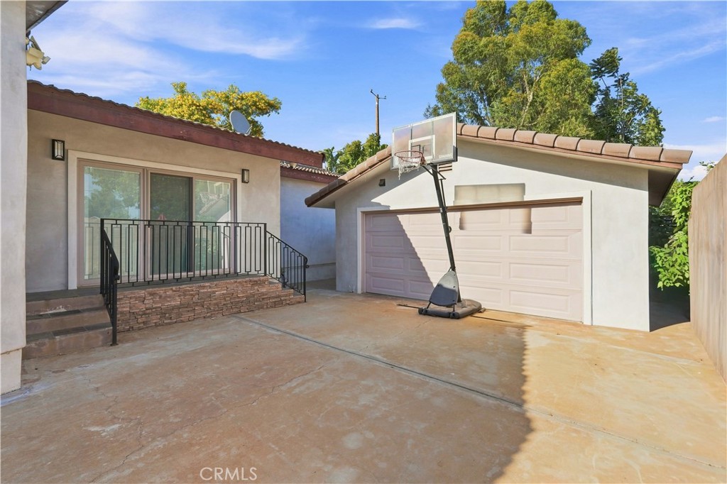 430 N Parish Place