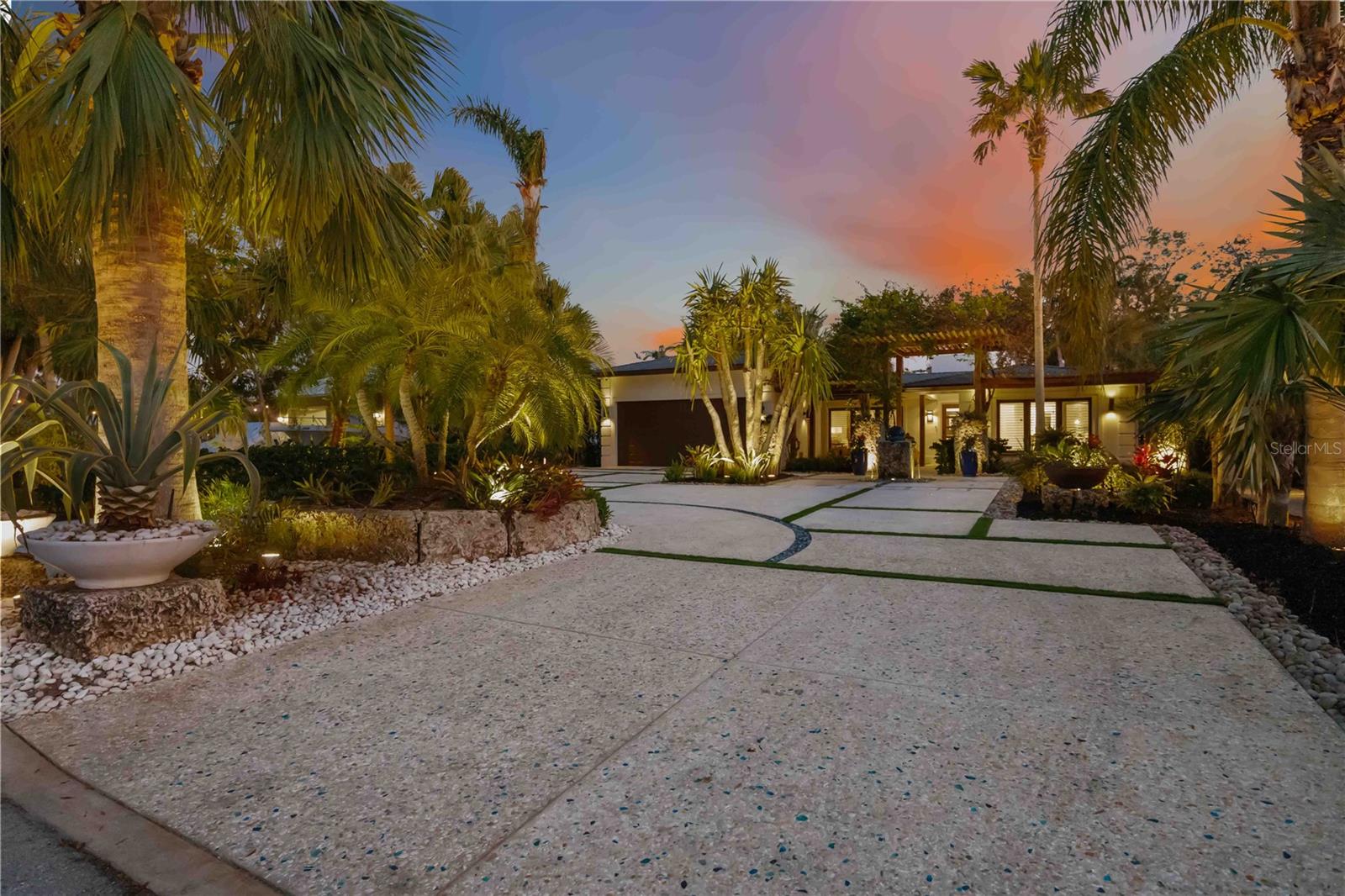 360 N SHORE DR